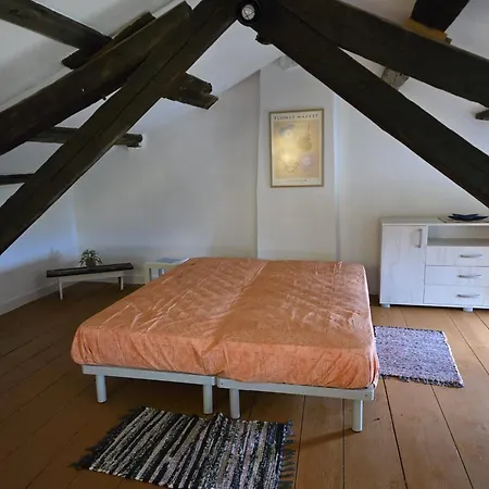 Jolanda Villa *